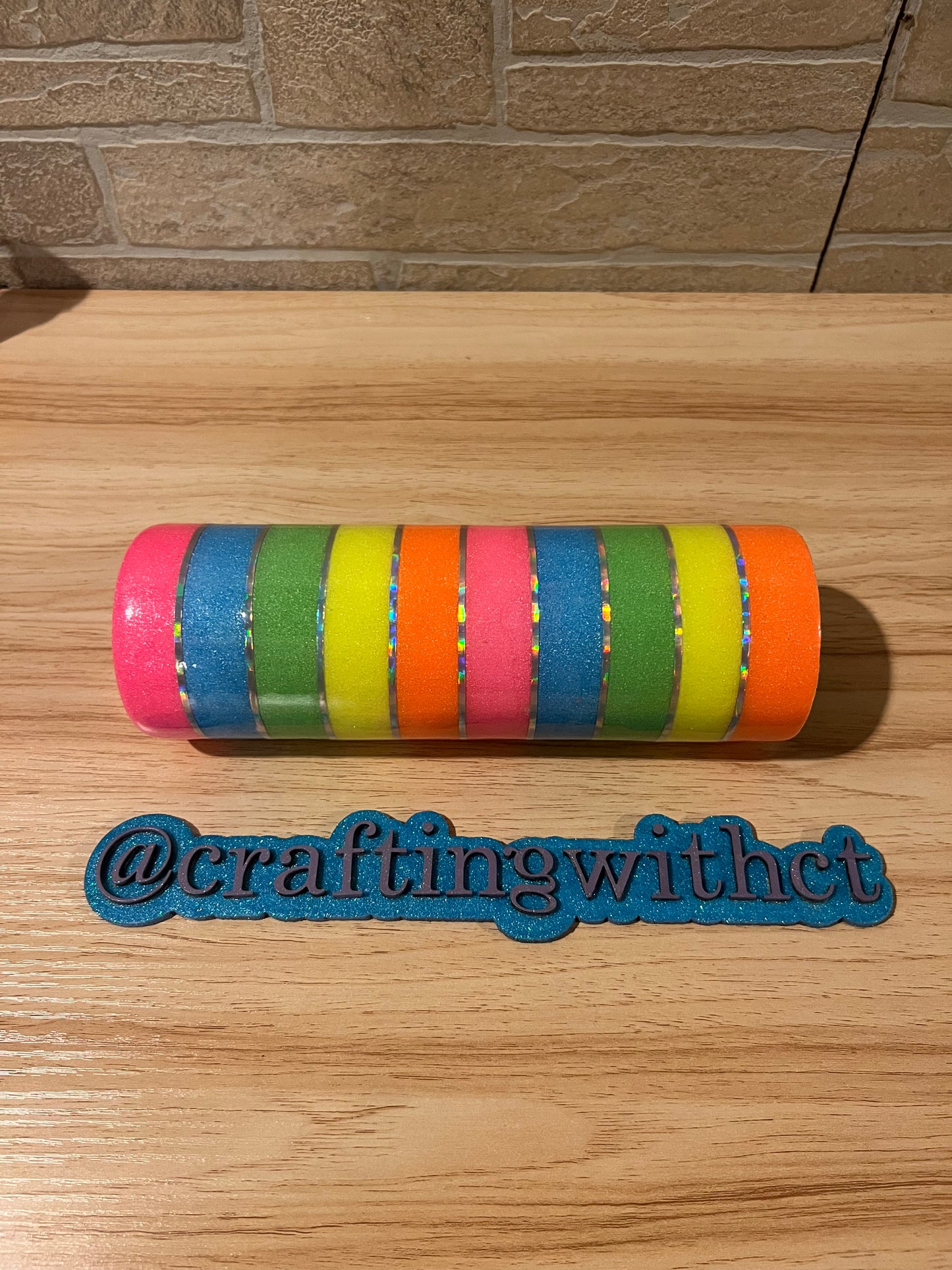 Neon stripes tumbler - straight